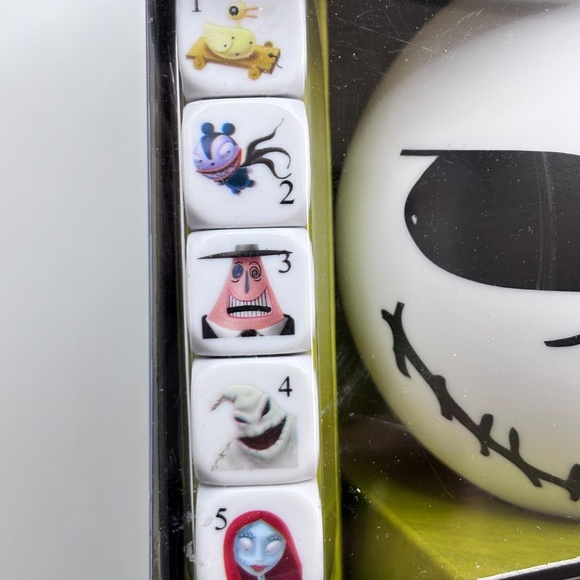 New Yahtzee Custom Dice Game Tim Burtons The Nightmare Before Christmas Ages 8+ - Picture 3 of 8